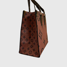 Load image into Gallery viewer, Squared Faux Leather Bag
